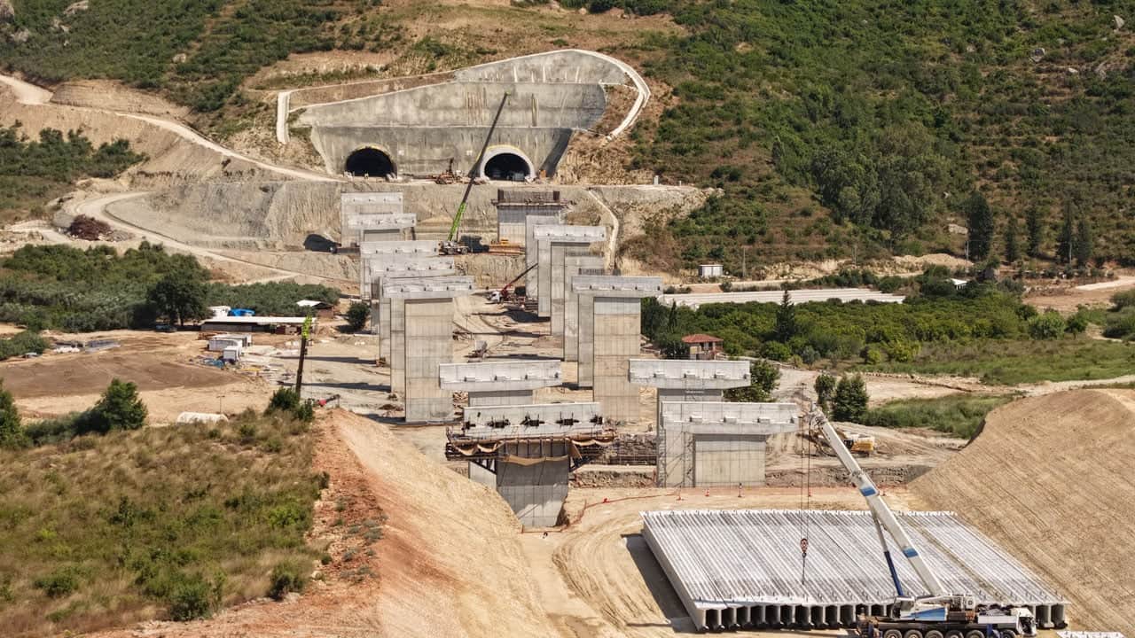 Foto - Projenin üçte biri tamam! 2 buçuk saatlik yol 36 dakikaya düşecek