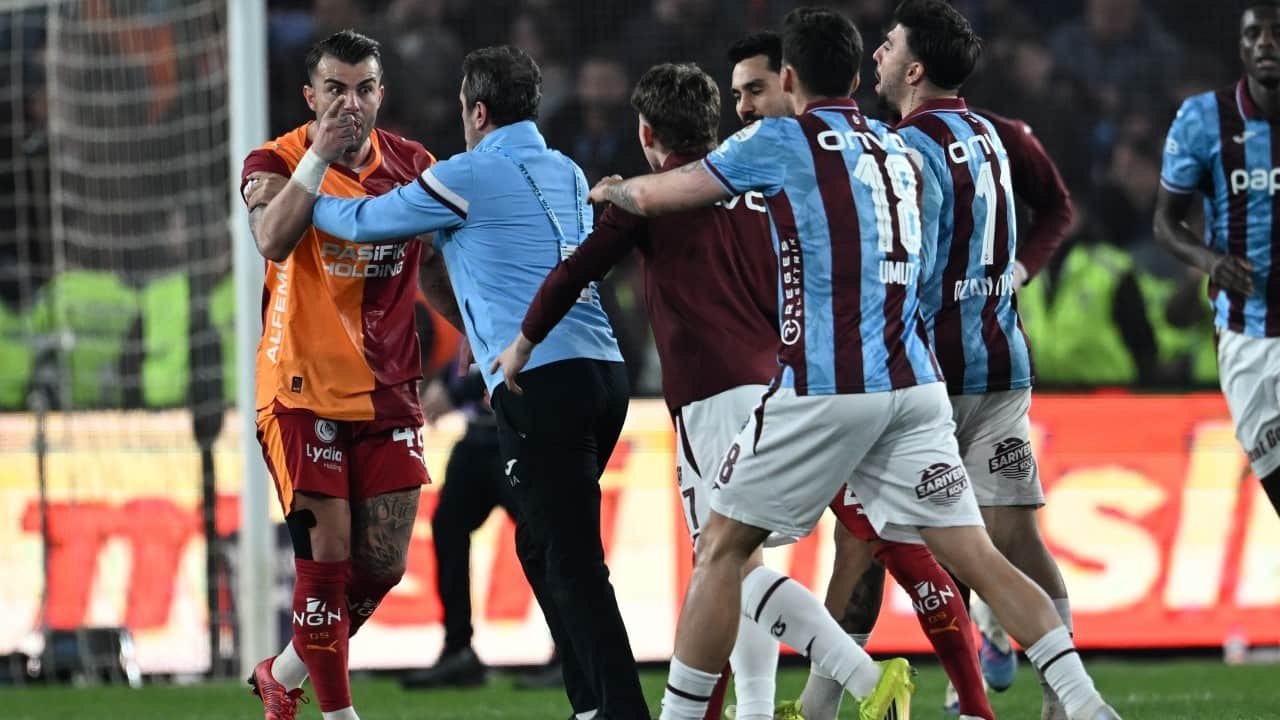Foto - Provokatif davranışta bulunmadığı açıklaması! Kaç yaşındasın lan sen?!?