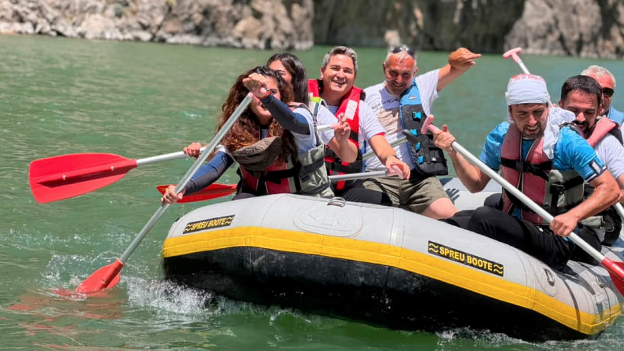 Foto - Rafting, kano ve bot safari... Kemaliye'de su sporları tutkunları Fırat'ta buluştu!