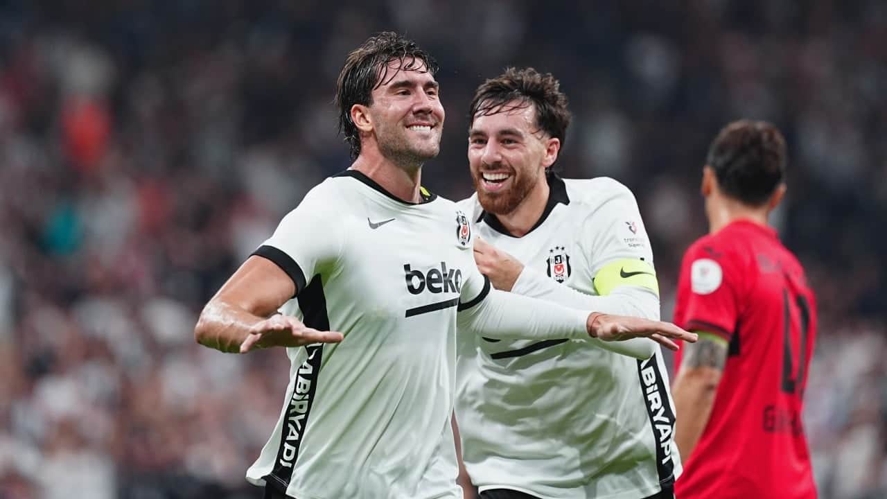 Foto - Rakiplerini golleriyle korkutacak Vlahovic'ten Beşiktaş itirafı: Kulübün renklerinden memnunum...