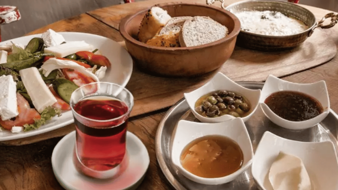 Foto - Ramazan'da iftar ve sahur derken şimdi Bayram'da beslenmeye dikkat uyarısı...