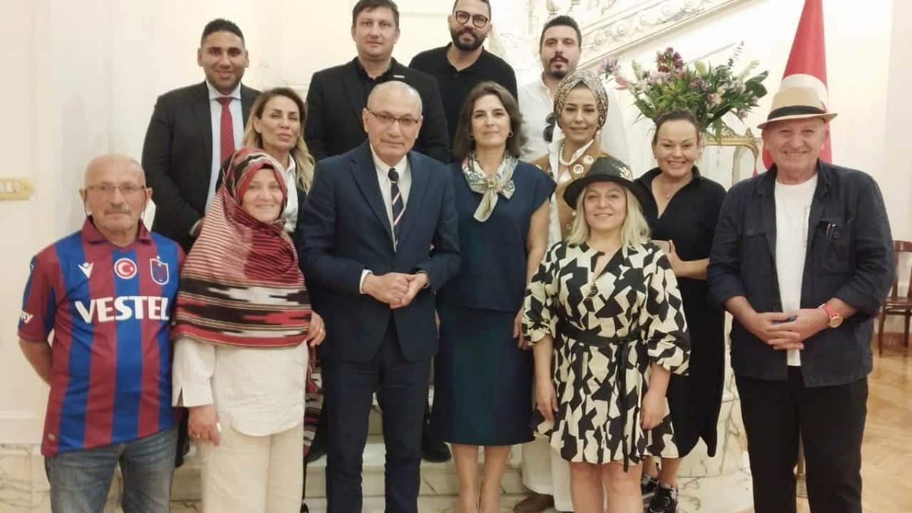 Foto - Rastlantı şöhret yaptı: Günlük umre yapan Hatice Nine Mısır'da yoğun talep karşısında şaşırdı