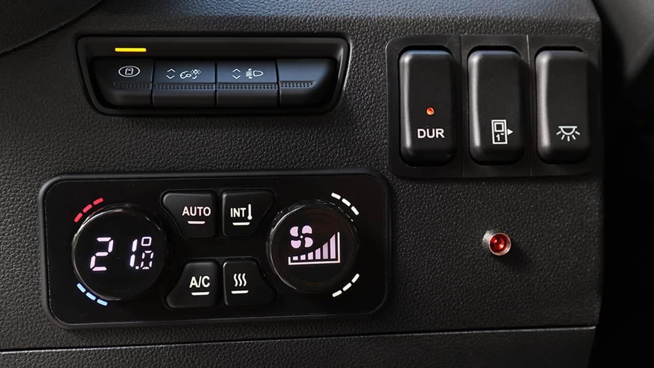 Foto - Renault Master geri döndü! Yeni minibüs ve açık kasa kamyonetin fiyatı belli oldu!