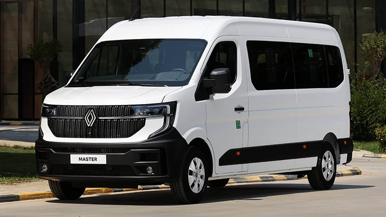 Renault Master geri döndü! Yeni minibüs ve açık kasa kamyonetin fiyatı belli oldu!