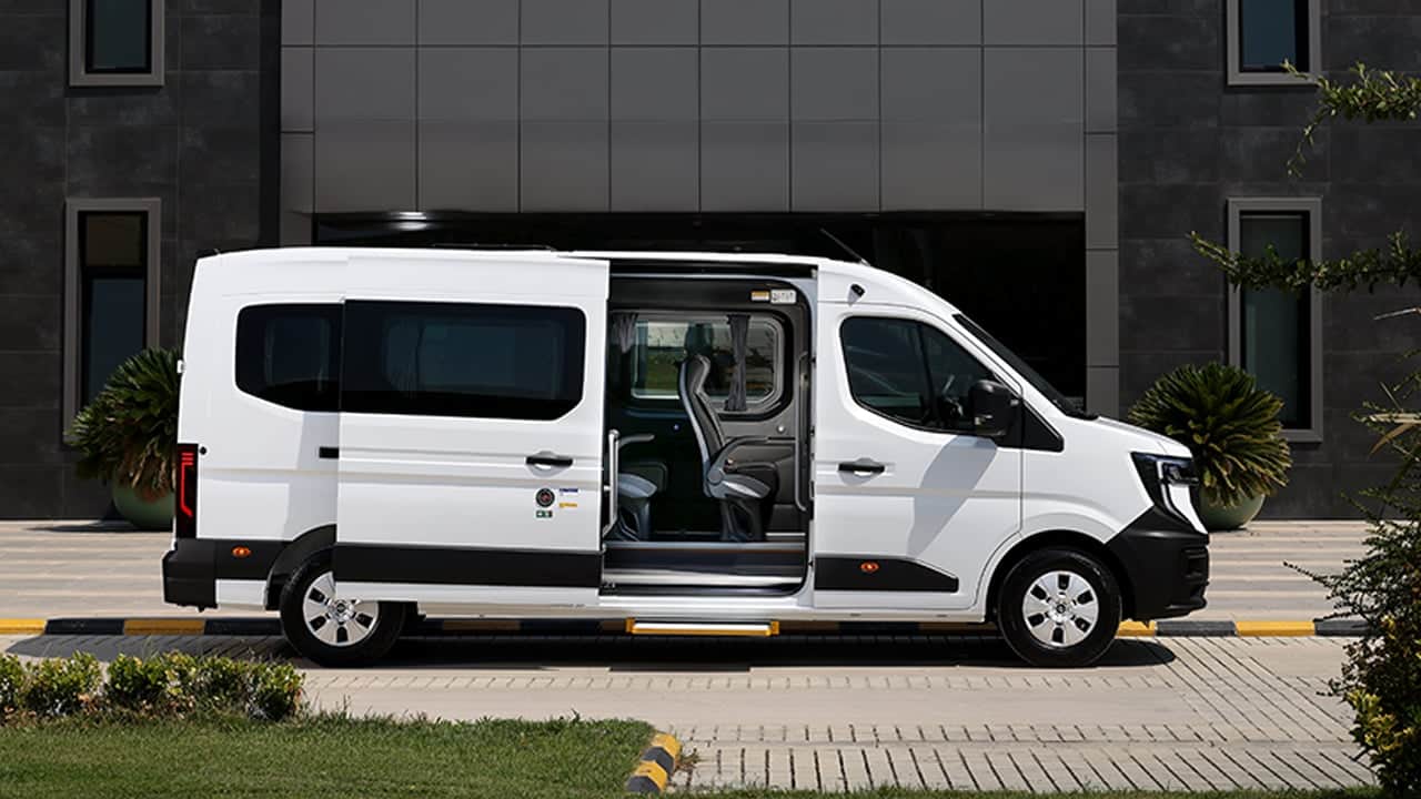 Foto - Renault Master geri döndü! Yeni minibüs ve açık kasa kamyonetin fiyatı belli oldu!