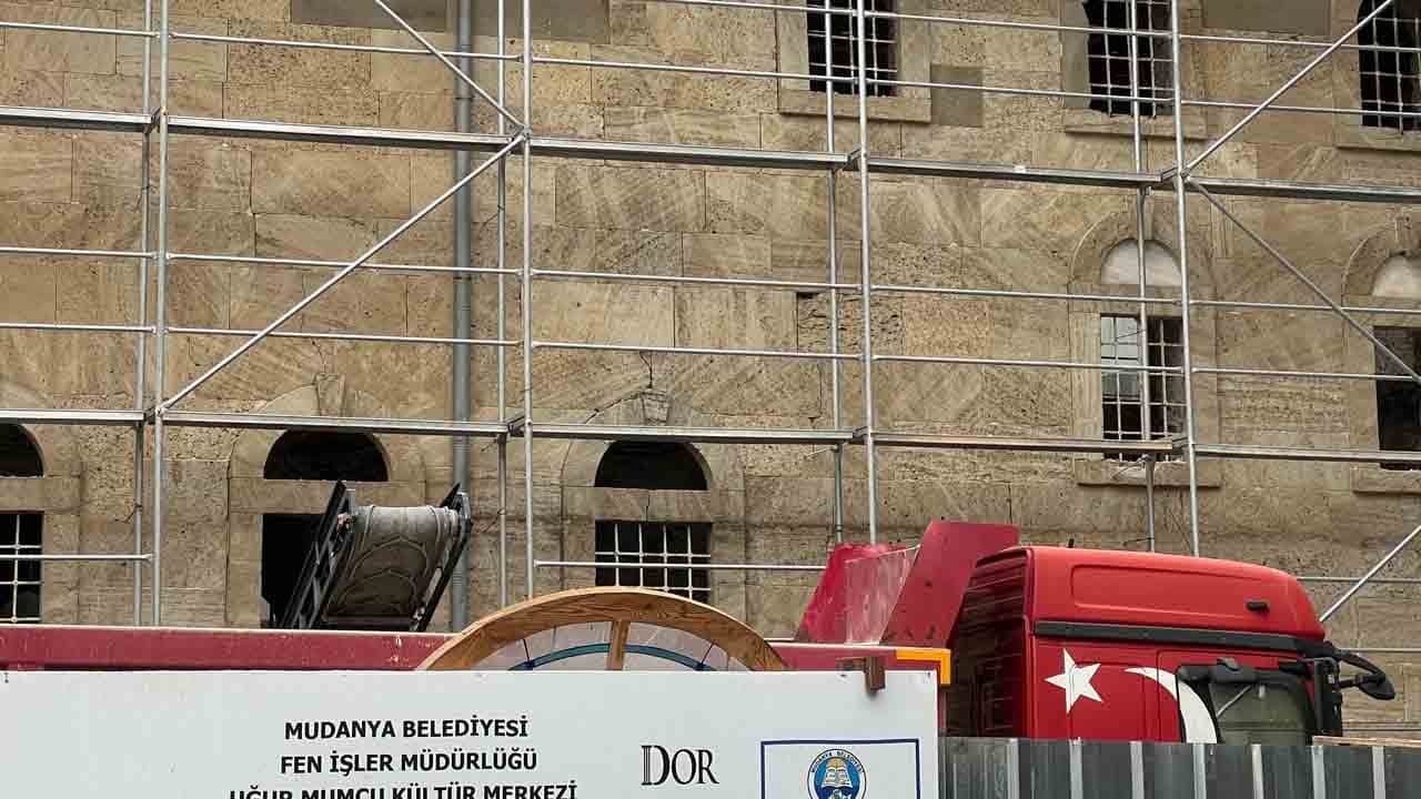 Foto - Restorasyon çalışmasında feci kaza: İşçi kolunu iş makinesine kaptırdı