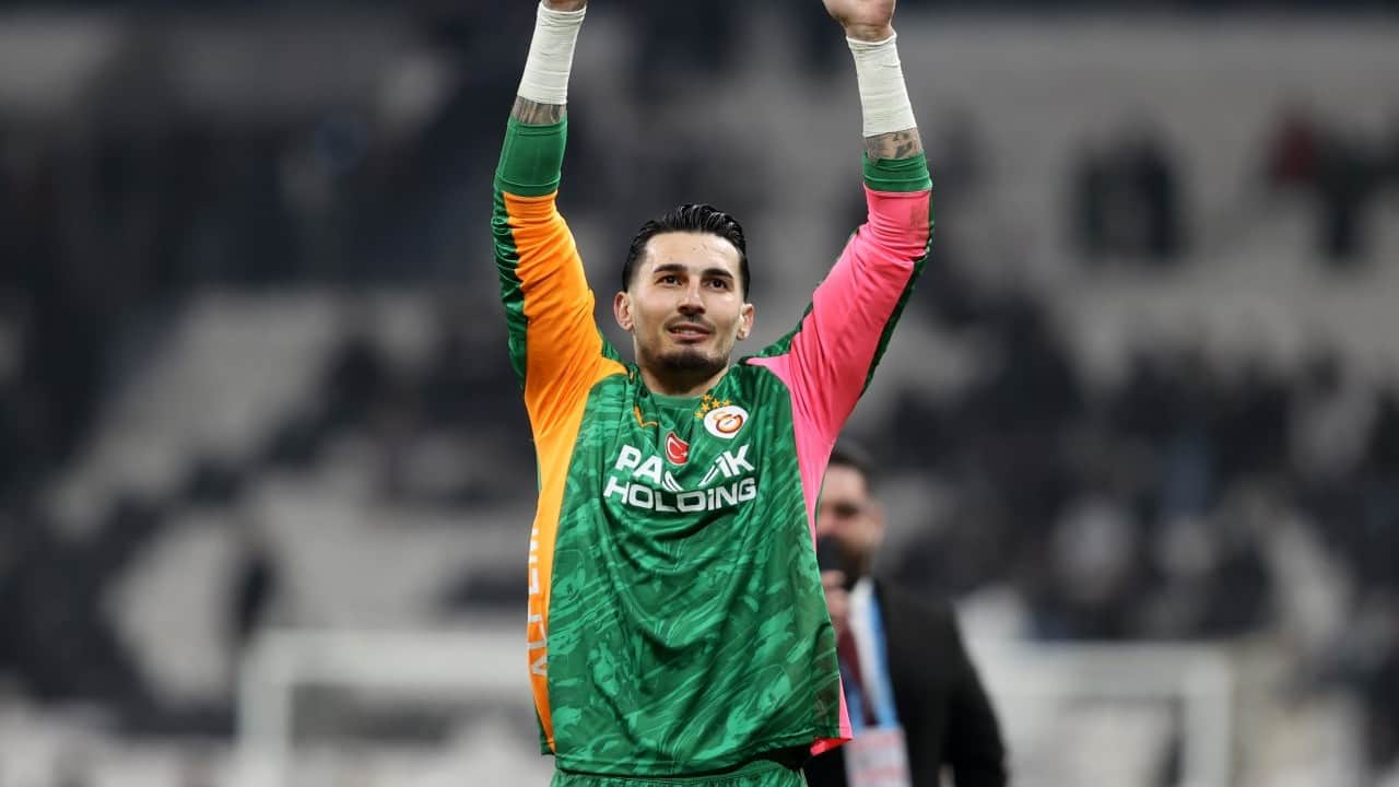 Foto - Ritim giderek düşüyor, taraftar endişeli... Uğurcan Çakır'a ne oldu?