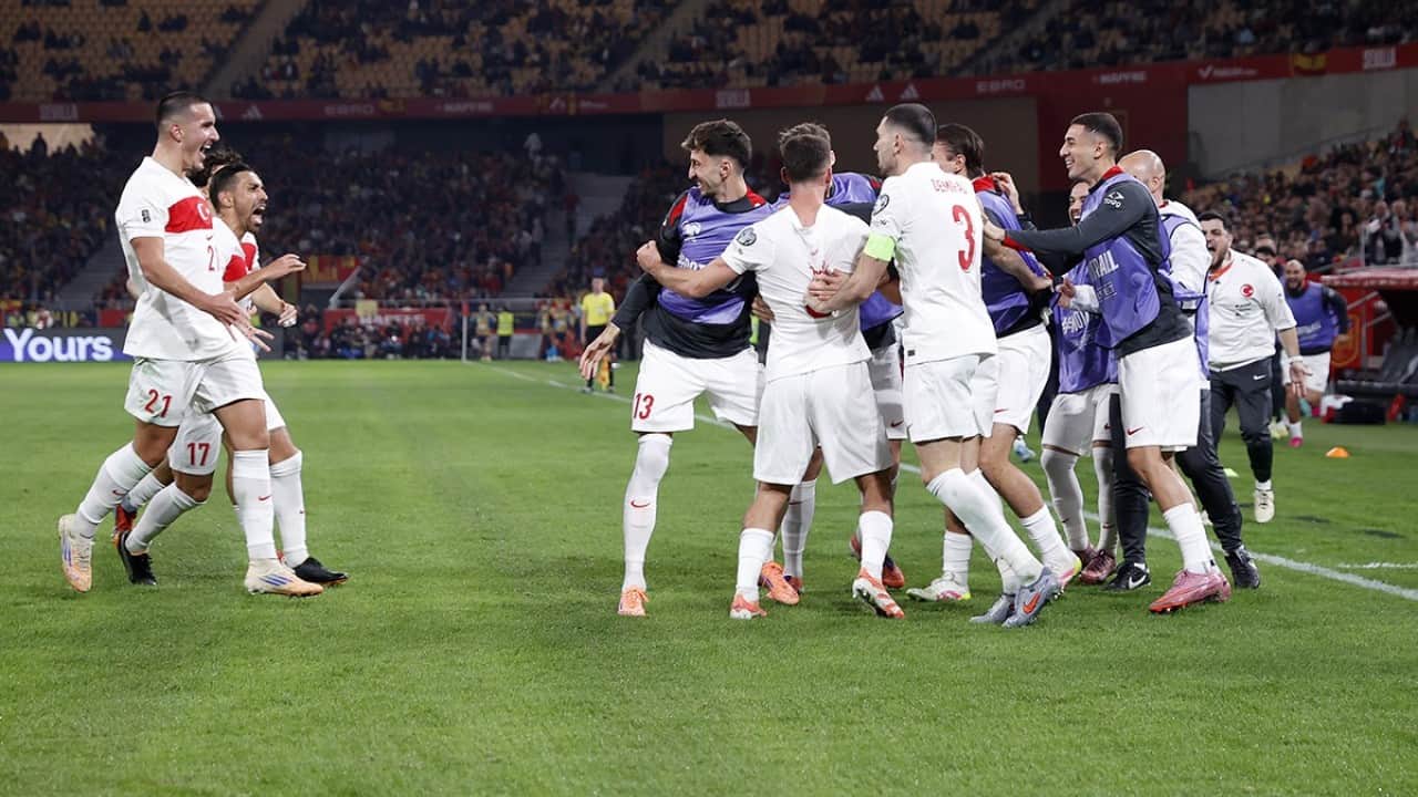 Foto - Romanya maçı öncesi yapay zekadan Dünya Kupası için olay tahmin!