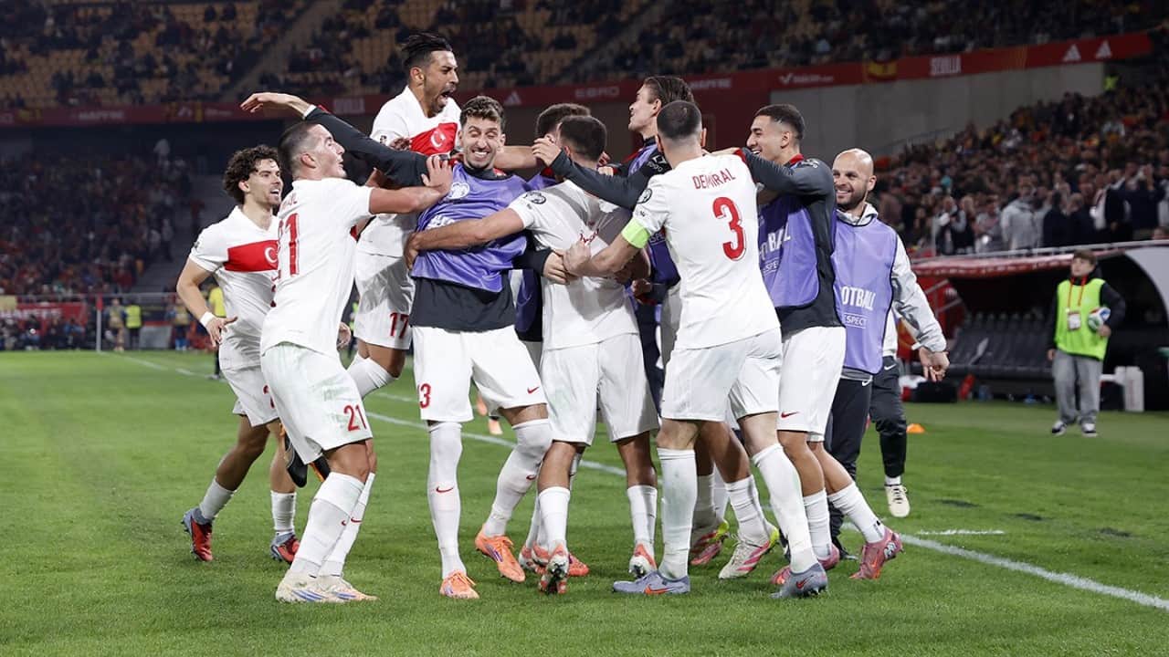 Foto - Romanya maçı öncesi yapay zekadan Dünya Kupası için olay tahmin!