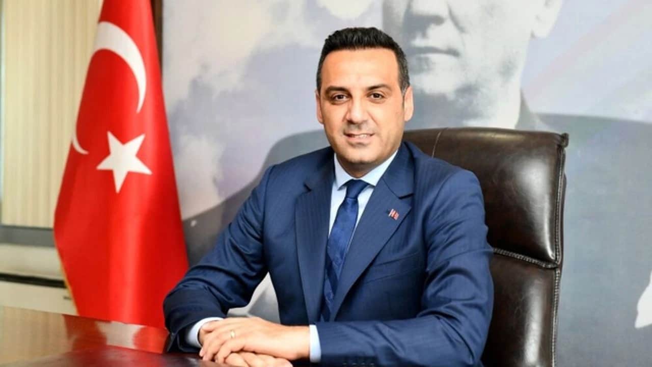 Foto - Rozeti takacağı tarih bile verildi! AK Parti’ye geçeceği söylenen o başkan telefonlara çıkmıyor