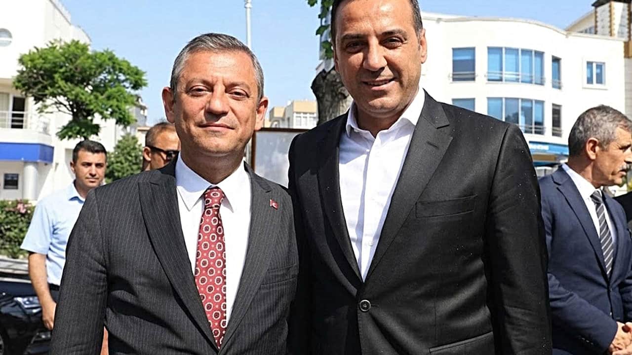 Foto - Rozeti takacağı tarih bile verildi! AK Parti’ye geçeceği söylenen o başkan telefonlara çıkmıyor