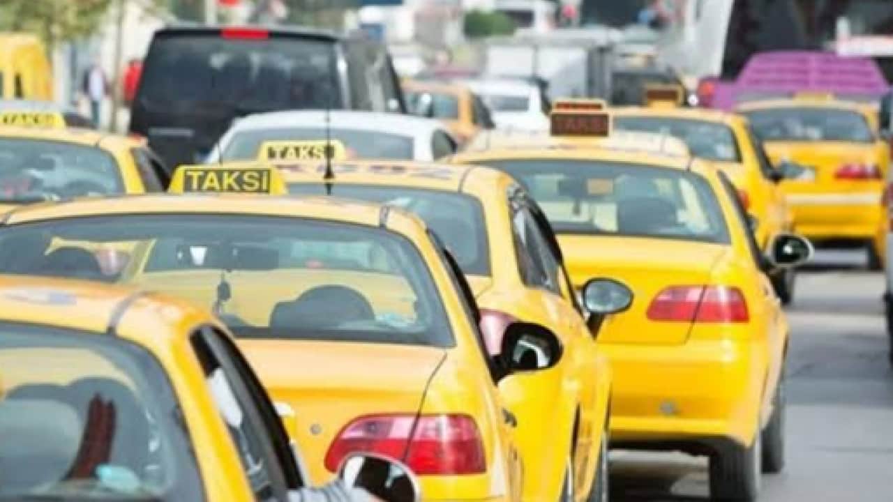 Foto - Ruhsatlar iptal edilecek: Taksi ve servisler için yeni düzenleme! 