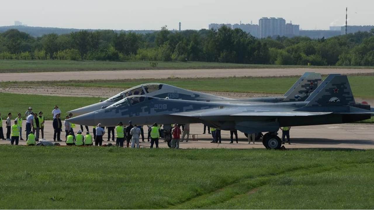 Foto - Ruslar ilk defa bunu yaptı: Su-57 savaş uçakları koptu geliyor