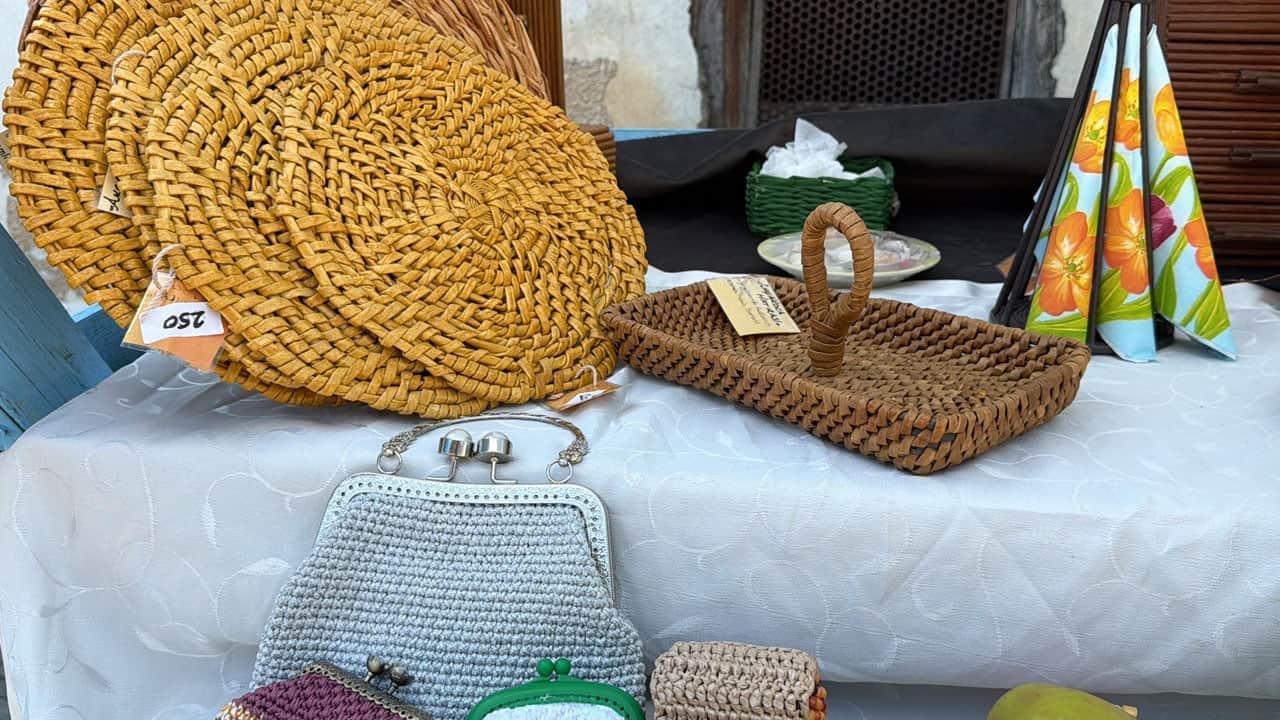 Foto - Ruslardan öğrendi Türkiye’de yapıyor! Çöpe atılan kağıttan sanat eseri