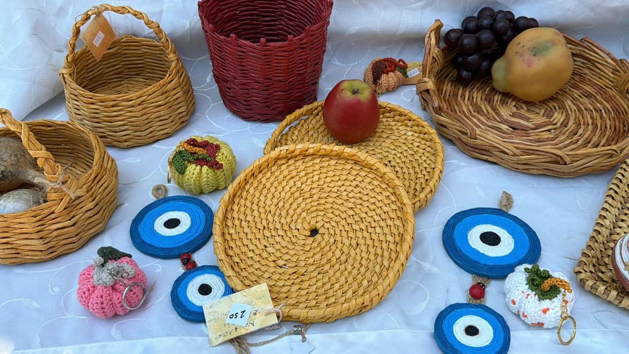 Ruslardan öğrendi Türkiye’de yapıyor! Çöpe atılan kağıttan sanat eseri