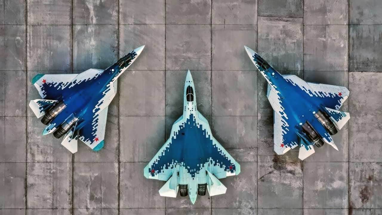 Foto - Rusya'dan dikkat çeken hamle! Su-57'leri Çin sınırına yığdı