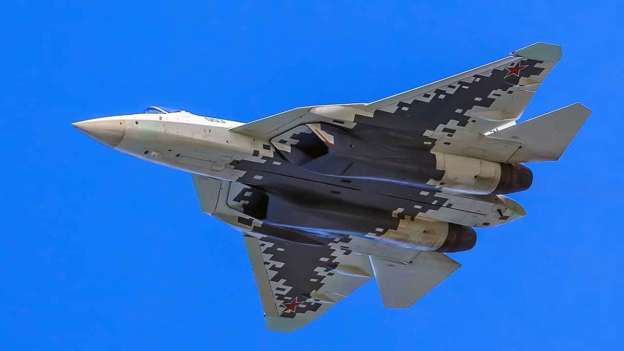 Foto - Rusya'dan dikkat çeken hamle! Su-57'leri Çin sınırına yığdı