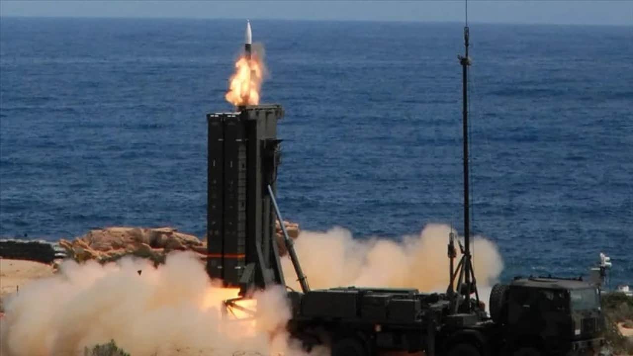 Foto - S-400'ler tartışılırken Türkiye'den ani karar: O ülkeden hava savunma sistemleri alınıyor
