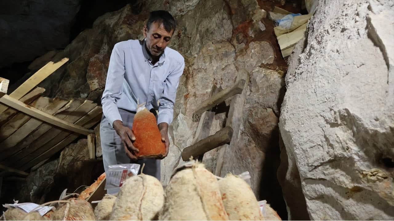 Sadece Türkiye’de üretiliyor, kilosu 2 bin liraya satılıyor: Yerin 36 metre altında yetişip tüm dünyayı peşinde koşturuyor