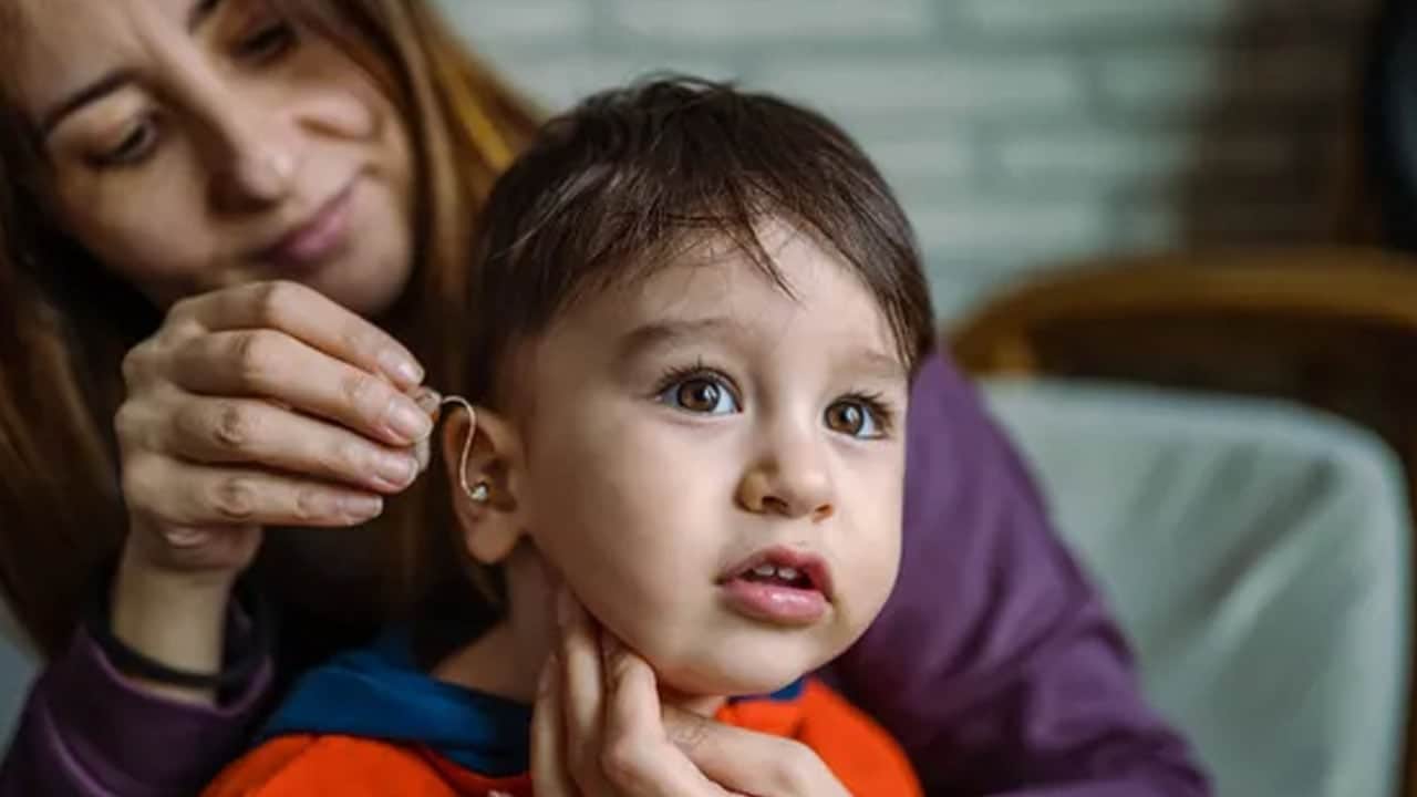 Foto - Sağlığınız için çok önemli: Uzun süre yüksek sesle kulaklık kullanımı tehdit ediyor! Kalıcı işitme kaybına yol açabilir