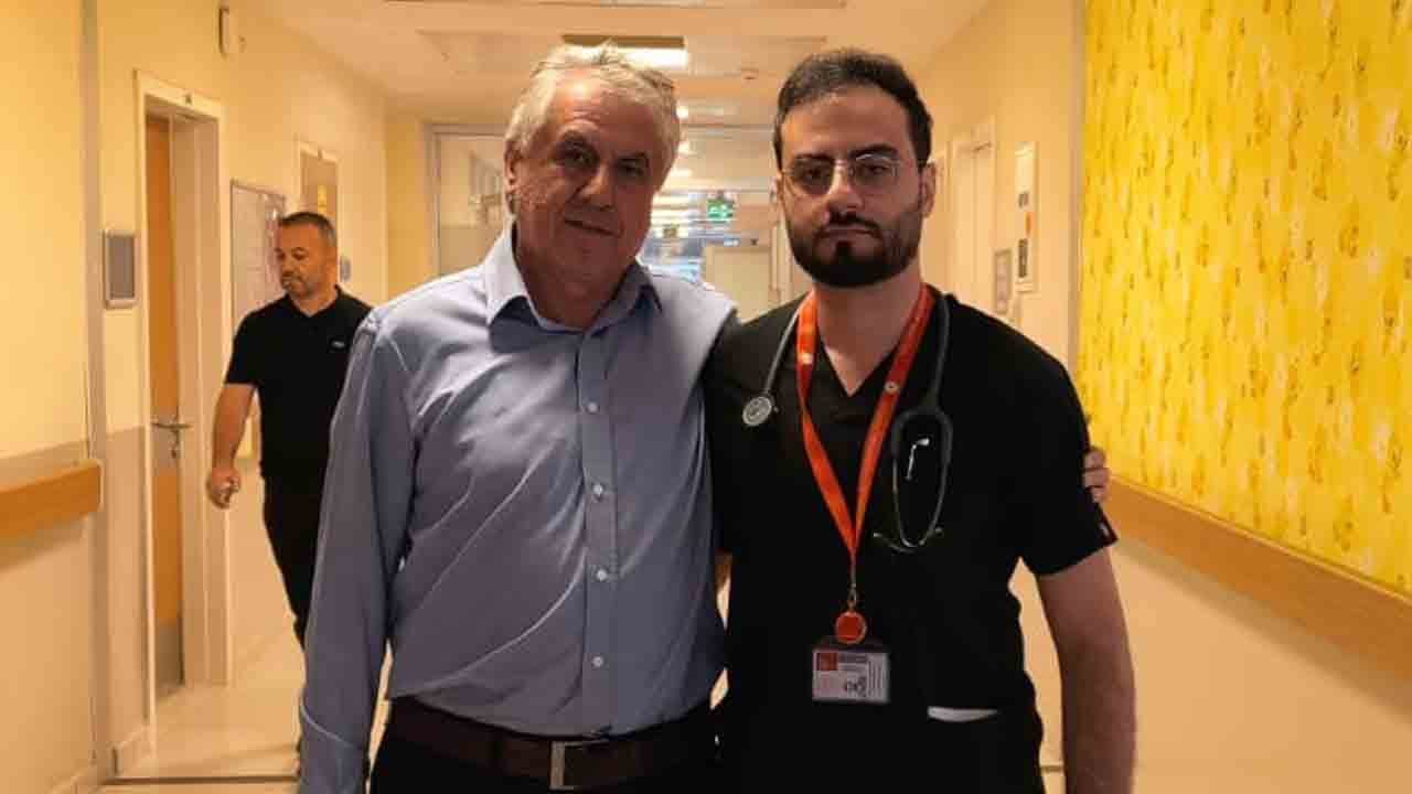 Foto - Sağlıkçı ebeveynlerinin izinden gittiler: Hastanede emekleyerek doktor oldular