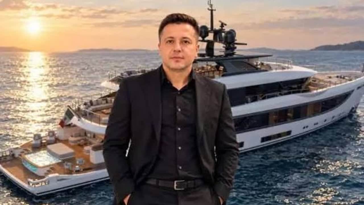 Foto - Şamil Tayyar, Türkiye’nin konuştuğu ismin ipliğini pazara çıkardı: 5 yıl önce kafelerde üçü bir arada içiyordu, ne ara bu kadar zengin oldu?
