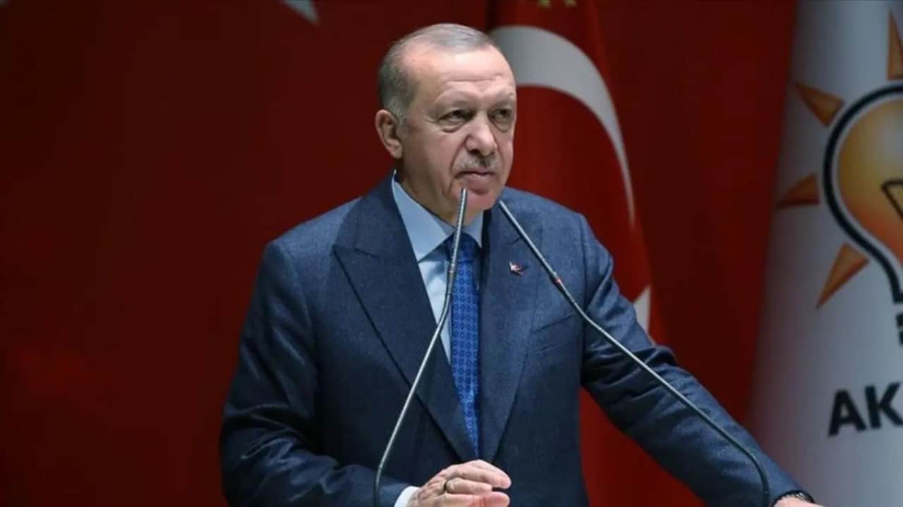 Foto - Şamil Tayyar'dan olay çıkış: AK Parti'nin planını 'Ankara çok hareketli, sıcak yaz kapıda' diyerek duyurdu