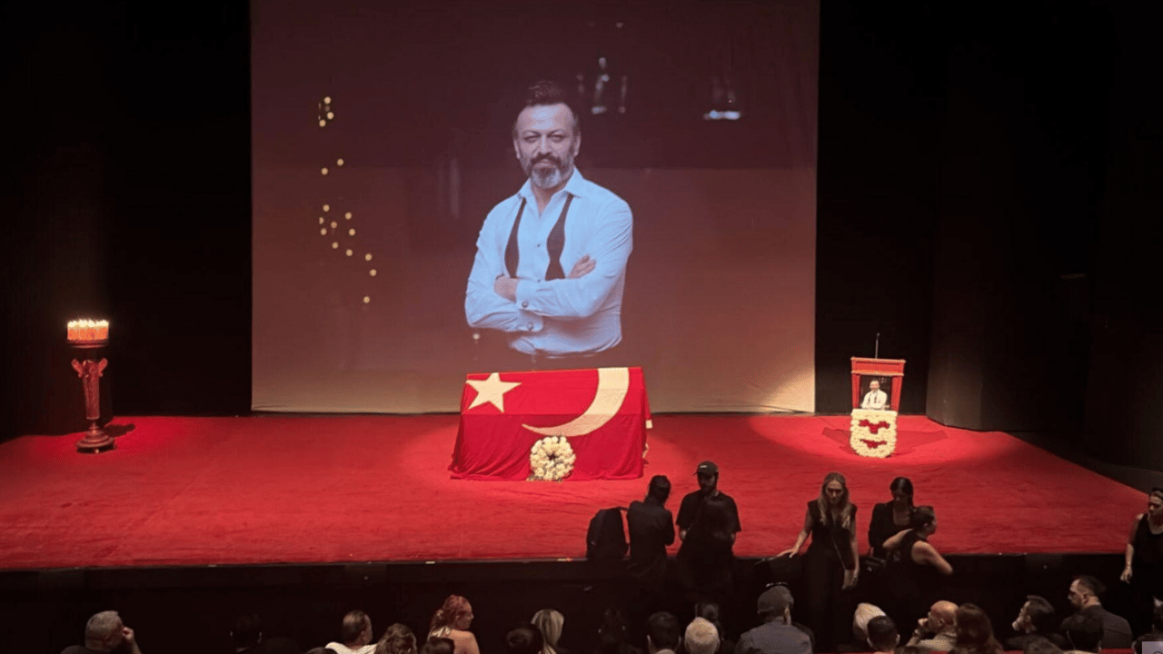 Foto - Sanat camiasından Serhat Kılıç'a veda! ‘Hep acelesi vardı, ölümde de acele etti!’