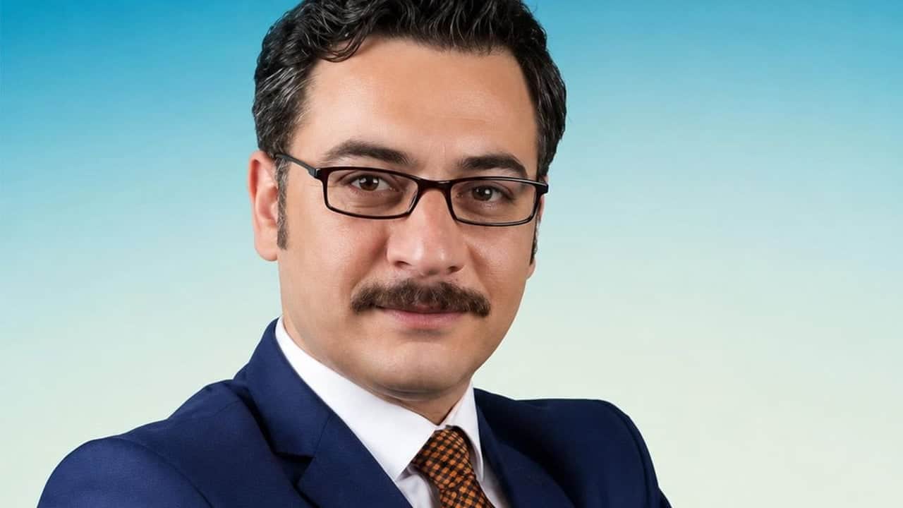 Foto - Şanlıurfa’da feci trafik kazası! Gazeteci ve program sunucusu isim hayatını kaybetti