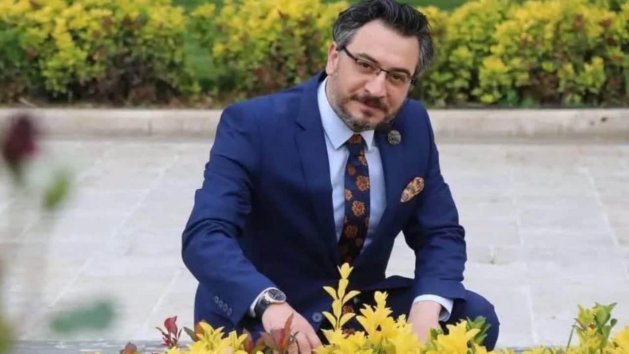 Foto - Şanlıurfa’da feci trafik kazası! Gazeteci ve program sunucusu isim hayatını kaybetti