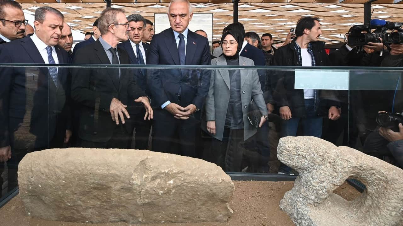 Foto - Şanlıurfa’da tarih resmen fışkırdı: Ağzı dikili "ölüm yüzü" heykeli bilim dünyasını heyecanlandırdı