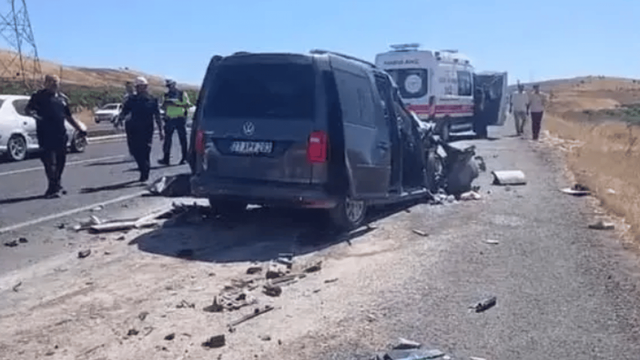 Foto - Şanlıurfa’da yürek yakan kaza! 2’si çocuk 4 kişi hayatını kaybetti