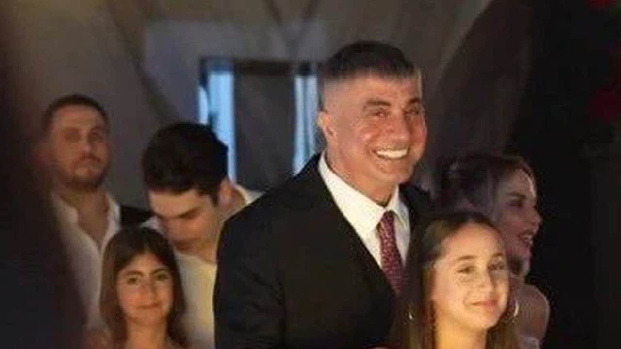 Foto - Sedat Peker’in doğum günü partisinde çalan şarkı da poz da olay oldu