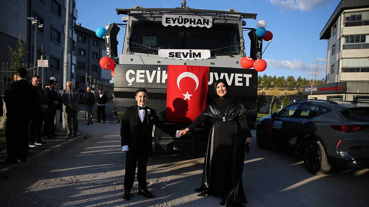 Foto - Şehidimizin yavrusuna görkemli sünnet düğünü
