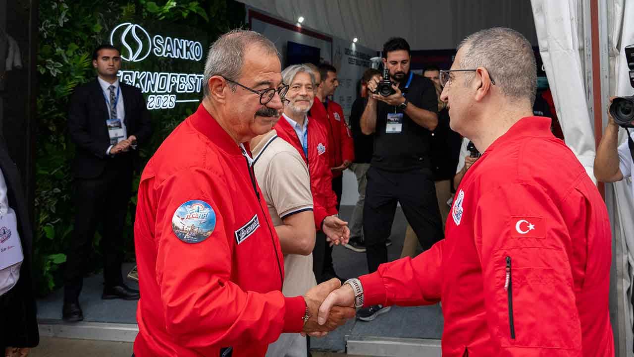 Foto - Selçuk Bayraktar'dan Türkiye'nin ünlü holdingiyle ilgili flaş açıklama: Yürekten şükranlarımı sunuyorum