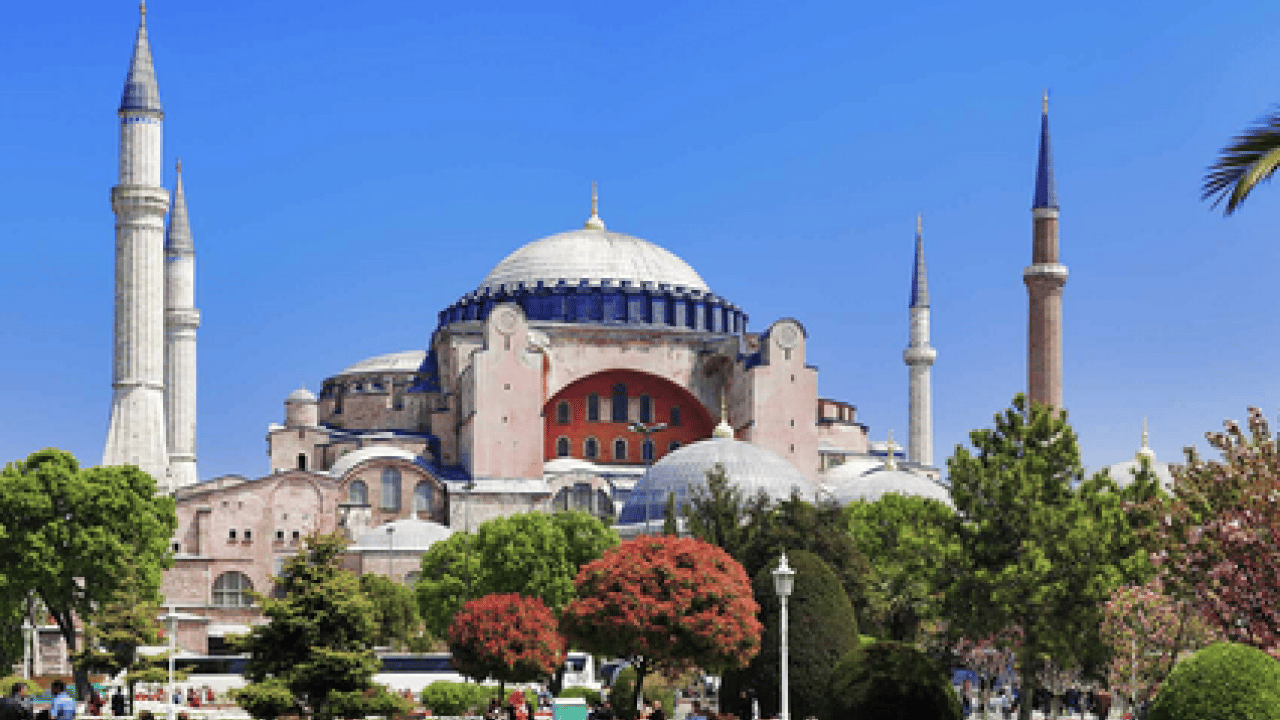 Foto - Selma Savcı yazdı: Ayasofya kubbesiyle, sütunuyla İslâm’ındır!