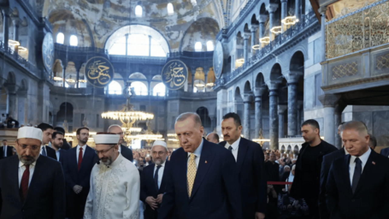Foto - Selma Savcı yazdı: Ayasofya kubbesiyle, sütunuyla İslâm’ındır!