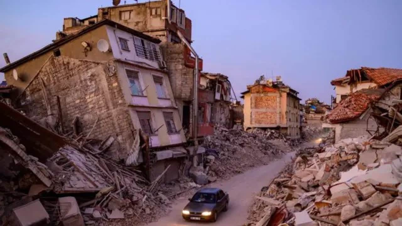 Foto - Şener Üşümezsoy sessizliğini Venezuela depremi ile bozdu: Şok depremde 'Marmara' detayını açıkladı