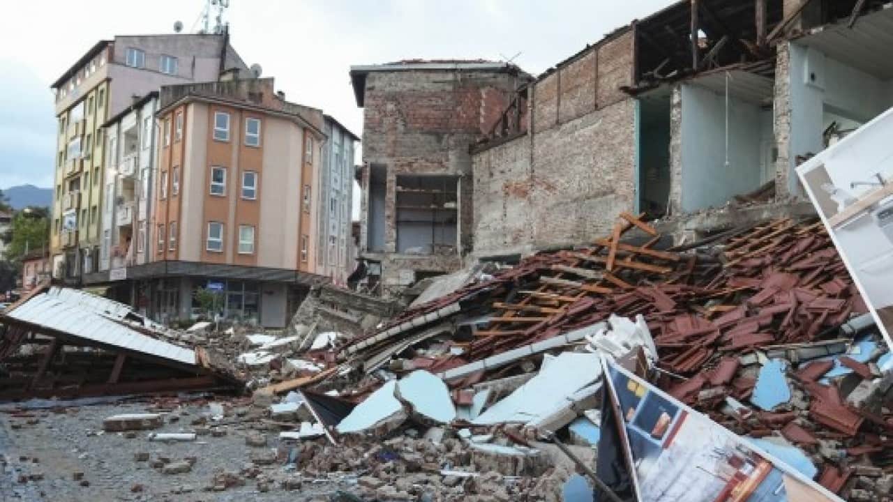 Foto - Şener Üşümezsoy'dan yeni deprem açıklaması: Beklediği büyüklüğü açıkladı!
