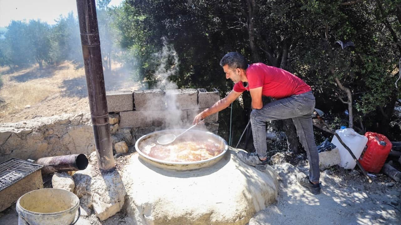 Foto - Şıhranada toplanıp yapıyorlar Pekmezi satmıyor kendileri tüketiyorlar