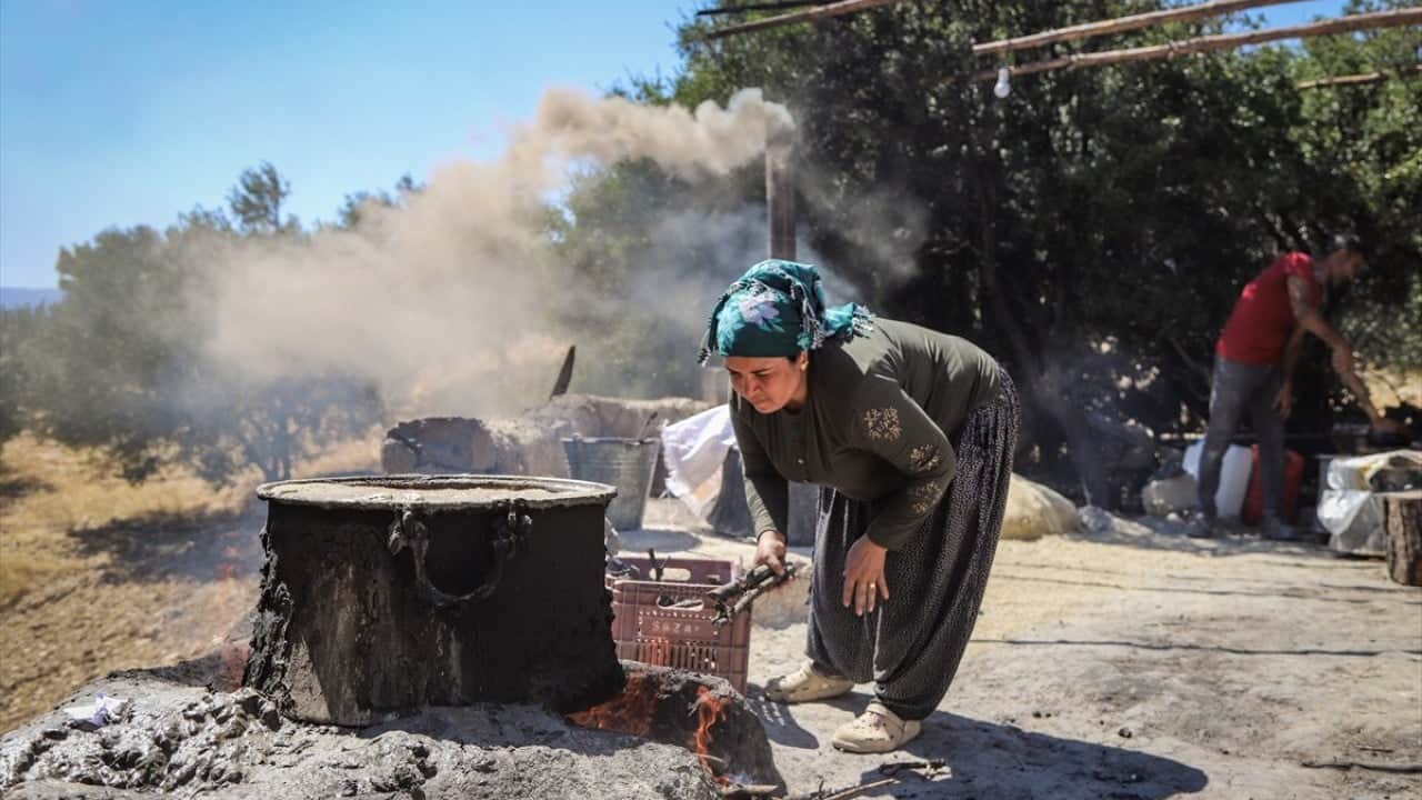Foto - Şıhranada toplanıp yapıyorlar Pekmezi satmıyor kendileri tüketiyorlar