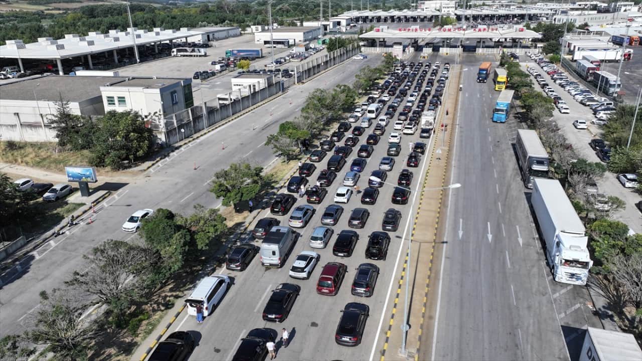 Foto - Sıladan gurbete… Avrupa'ya dönüş yolculuğu sürüyor