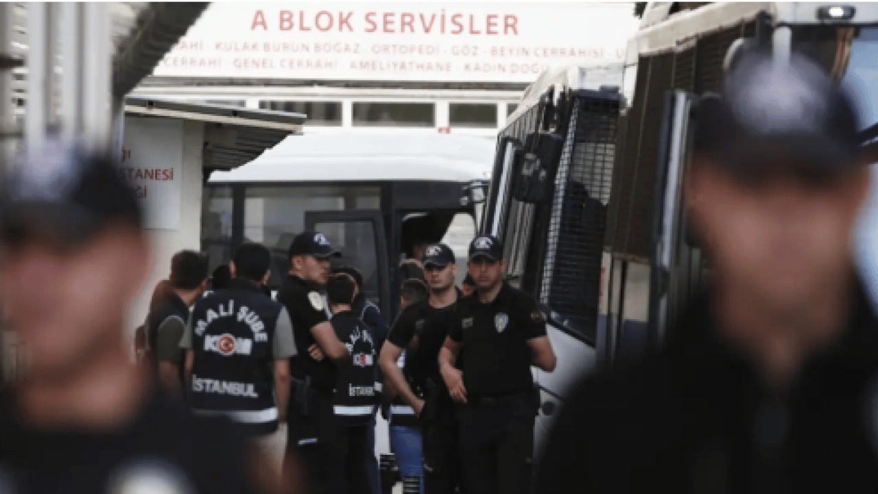 Foto - Silivri’de yolsuzluk soruşturması! Belediye başkanı ve 17 şüpheli adliyede