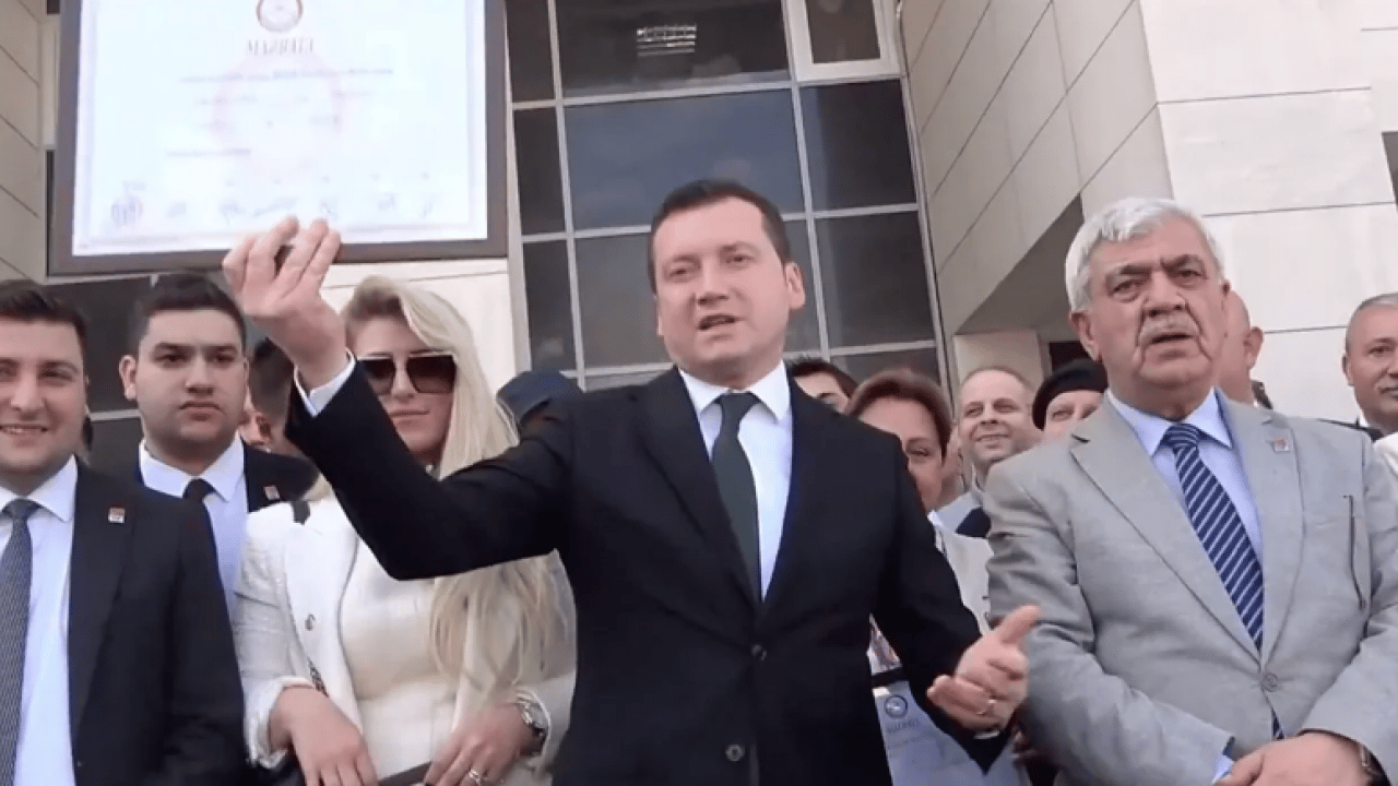 Foto - Silivri’de yolsuzluk soruşturması! Belediye başkanı ve 17 şüpheli adliyede