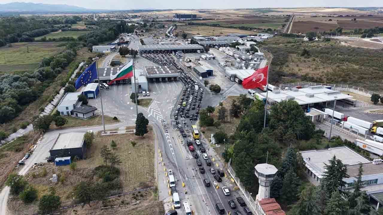 Foto - Sınır kapılarında rekor: 3,7 milyon yolcu geçiş yaptı
