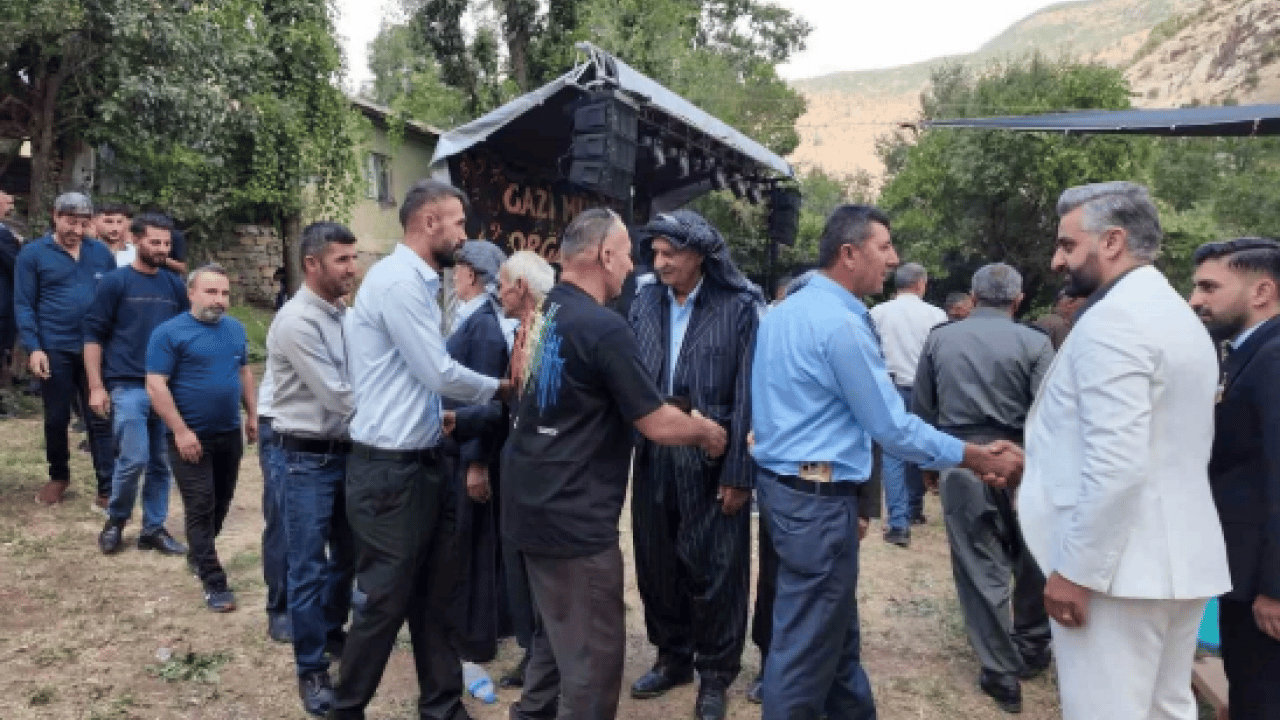Foto - Şırnak’ta artık silah sesi değil, halay sesi var! Aşiret düğününde Erdoğan’a teşekkür