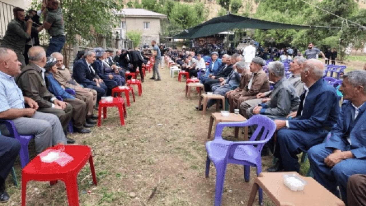 Foto - Şırnak’ta artık silah sesi değil, halay sesi var! Aşiret düğününde Erdoğan’a teşekkür
