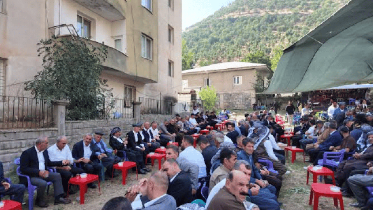 Foto - Şırnak’ta artık silah sesi değil, halay sesi var! Aşiret düğününde Erdoğan’a teşekkür