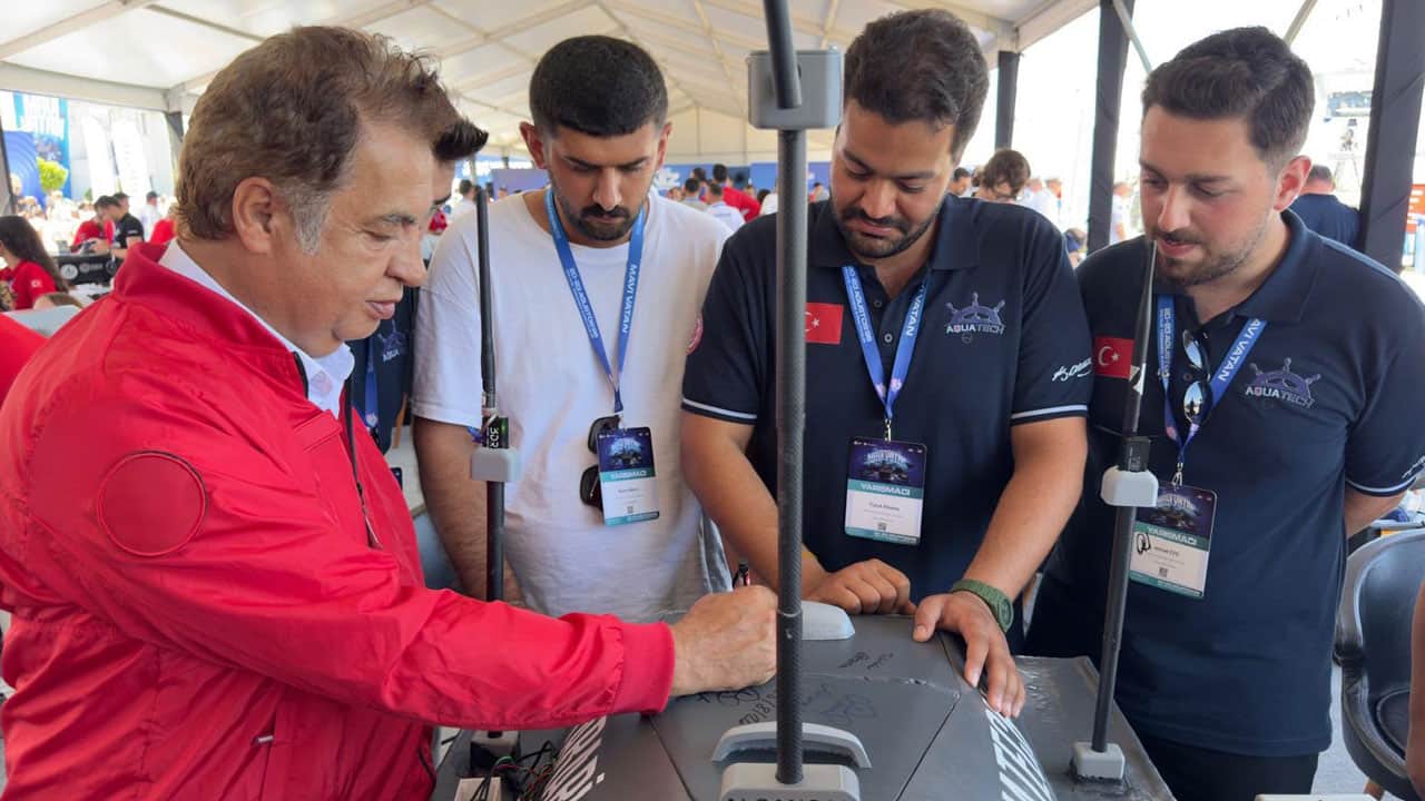 Foto - Sivaslı öğrencilerin insansız deniz aracına TEKNOFEST’ten ödül