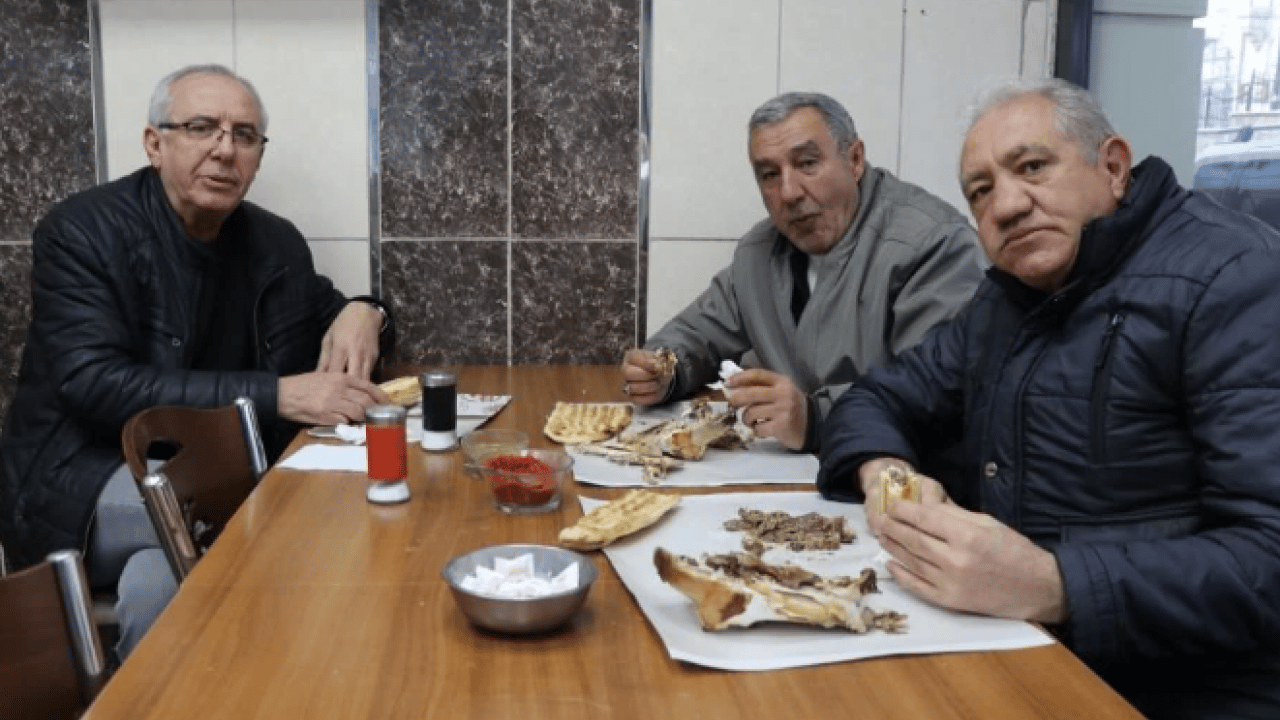 Foto - Sivas’ta farklı kahvaltı kültürü! Görüntüsü korkutuyor lezzeti bağımlılık yapıyor